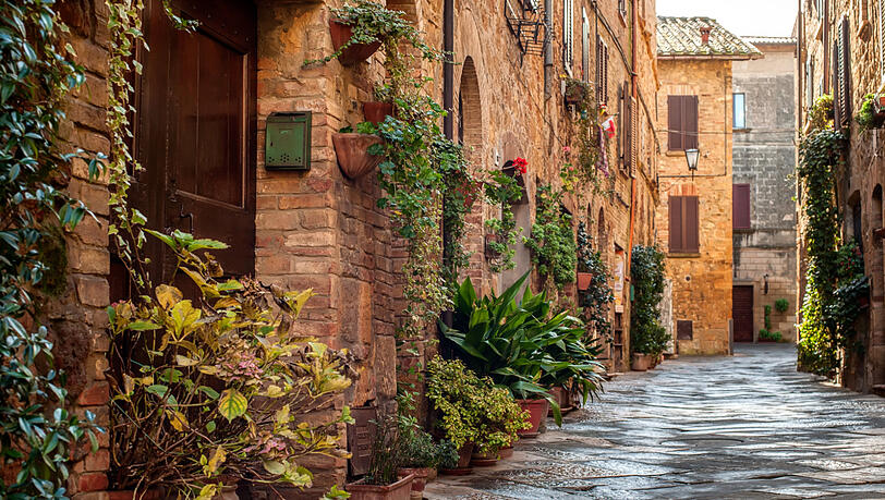 Ein Gässchen in Pienza (Toskana). Ein Gässchen in Pienza (Toskana).