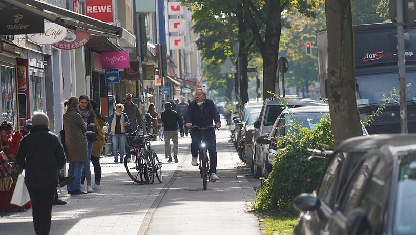Wenn hier eine Autotür aufgeht, kann es gefährlich werden. Wenn hier eine Autotür aufgeht, kann es gefährlich werden.