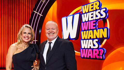 Barbara Schöneberger und Stefan Raab dürfen sich nach zwei Folgen "Wer weiß wie wann was war?" über eine Fortsetzung freuen. Barbara Schöneberger und Stefan Raab dürfen sich nach zwei Folgen "Wer weiß wie wann was war?" über eine Fortsetzung freuen.
