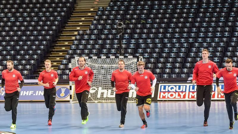 Deutschlands Handball-Nationalmannschaft trainiert für das Halbfinale gegen Norwegen. Deutschlands Handball-Nationalmannschaft trainiert für das Halbfinale gegen Norwegen.
