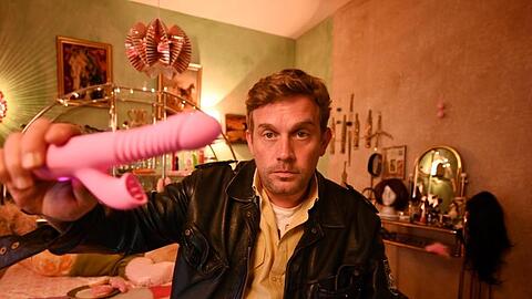 Sebastian Bezzel als Franz Eberhofer in einer Szene des Films "Kaiserschmarrndrama". Sebastian Bezzel als Franz Eberhofer in einer Szene des Films "Kaiserschmarrndrama".