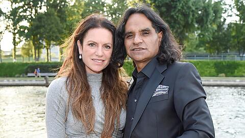 Christine Neubauer mit José Campos müssen einen familiären Schicksalsschlag verkraften. Christine Neubauer mit José Campos müssen einen familiären Schicksalsschlag verkraften.