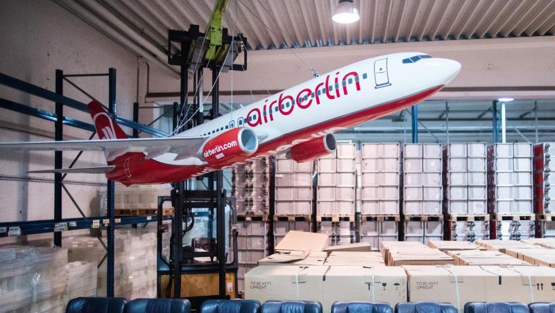 Eine Versteigerung von Air-Berlin-Erinnerungsstücken in Hamburg: Die insolvente Airline hat einen millionenschweren Kredit der Bundesregierung fast komplett zurückgezahlt. Eine Versteigerung von Air-Berlin-Erinnerungsstücken in Hamburg: Die insolvente Airline hat einen millionenschweren Kredit der Bundesregierung fast komplett zurückgezahlt.