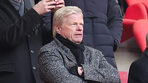 Oliver Kahn, Ex-Vorstandsvorsitzender der FC Bayern München AG, steht auf der Tribüne vor der Trauerfeier für den verstorbenen Fußballstar und Trainer Beckenbauer. Kahn äußert sich zur Trainerfrage des FC Bayern. Oliver Kahn, Ex-Vorstandsvorsitzender der FC Bayern München AG, steht auf der Tribüne vor der Trauerfeier für den verstorbenen Fußballstar und Trainer Beckenbauer. Kahn äußert sich zur Trainerfrage des FC Bayern.