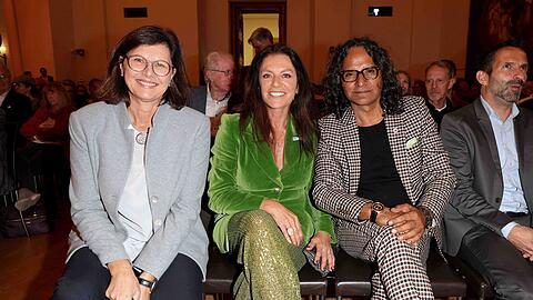 Landtagspräsidentin Ilse Aigner mit Schauspielerin Christine Neubauer und Freund José Campos Landtagspräsidentin Ilse Aigner mit Schauspielerin Christine Neubauer und Freund José Campos