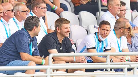 Könnte jetzt ein Anteilseigner beim TSV 1860 werden: Ex-Nationalspieler Thomas Hitzlsperger (M.). Könnte jetzt ein Anteilseigner beim TSV 1860 werden: Ex-Nationalspieler Thomas Hitzlsperger (M.).