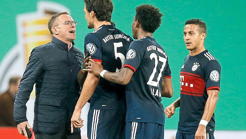 Nach dem Halbzeitpfiff geht die Aufregung erst richtig los. Nach dem Halbzeitpfiff geht die Aufregung erst richtig los.