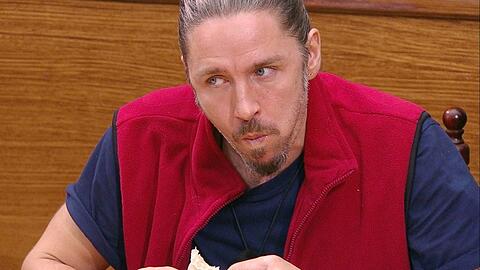 Gil Ofarim wurde zum Dschungelcamp-Auftakt von seinen Mitstreitern kritisch beäugt. Gil Ofarim wurde zum Dschungelcamp-Auftakt von seinen Mitstreitern kritisch beäugt.