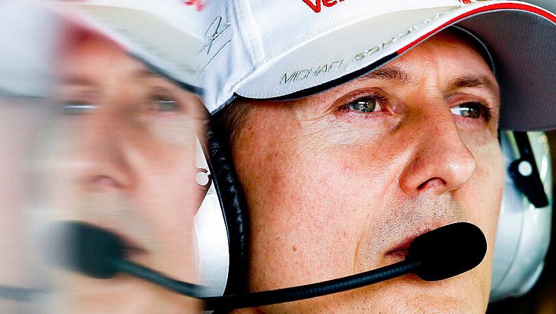 Bei einem Sturz auf Skiern in den französischen Alpen hatte sich der siebenmalige Formel-1-Champion Ende 2013 ein schweres Schädel-Hirntrauma zugezogen. Bei einem Sturz auf Skiern in den französischen Alpen hatte sich der siebenmalige Formel-1-Champion Ende 2013 ein schweres Schädel-Hirntrauma zugezogen.