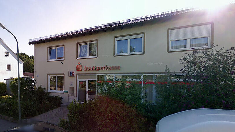 Diese Sparkasse in der Mannertstraße in Allach wurde am Mittwochnachmittag überfallen. Diese Sparkasse in der Mannertstraße in Allach wurde am Mittwochnachmittag überfallen.
