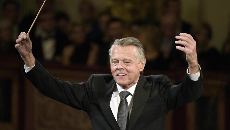 Mariss Jansons beim Dirigieren. Foto: Hans Punz/APA/dpa/Archivbild