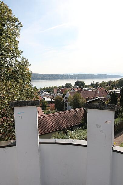 Der Schlossgarten am Starnberger See ist nicht mal allen Einheimischen bekannt. Der Schlossgarten am Starnberger See ist nicht mal allen Einheimischen bekannt.