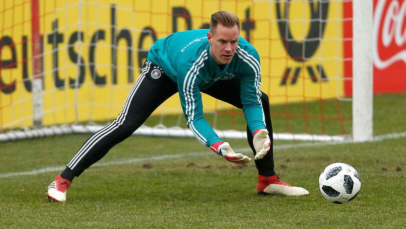 Marc-André ter Stegen beim Training mit der deutschen Nationalmannschaft. Marc-André ter Stegen beim Training mit der deutschen Nationalmannschaft.