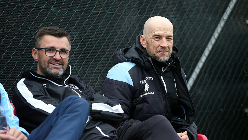 Nehmen normalerweise immer zu zweit an den Pressekonferenzen teil: Trainer Michael Köllner (l.) und Sport-Geschäftsführer Günther Gorenzel. Nehmen normalerweise immer zu zweit an den Pressekonferenzen teil: Trainer Michael Köllner (l.) und Sport-Geschäftsführer Günther Gorenzel.