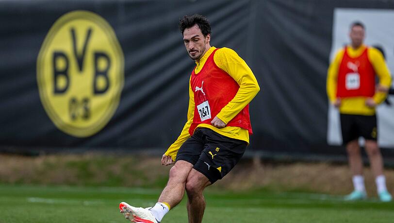 Der Vertrag von Mats Hummels beim BVB läuft im Sommer aus. Der Vertrag von Mats Hummels beim BVB läuft im Sommer aus.