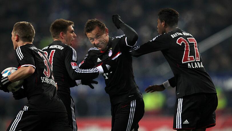 Jubel an der Elbe: Ivica Olic trifft an alter wirkungsstätte zum 1:1 und wird von den Bayern-Kollegen gefeiert. Jubel an der Elbe: Ivica Olic trifft an alter wirkungsstätte zum 1:1 und wird von den Bayern-Kollegen gefeiert.