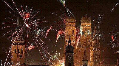 München leuchtet - beim Silvesterfeuerwerk. Doch nicht jeder möchte selbst mitknallen.