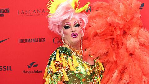 Olivia Jones ist eine der bekanntesten Dragqueens in Deutschland. Olivia Jones ist eine der bekanntesten Dragqueens in Deutschland.