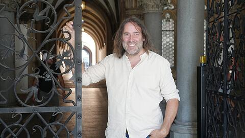 Roland Hefter ist für die SPD im Stadtrat. Für die Kommunalwahl 2026 wirbt er mit einem ungewöhnlichen Motiv. Roland Hefter ist für die SPD im Stadtrat. Für die Kommunalwahl 2026 wirbt er mit einem ungewöhnlichen Motiv.