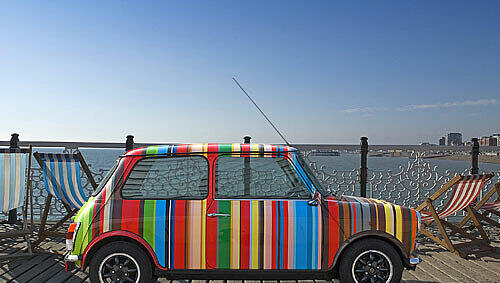 Kunstobjekt: Designer Paul Smith verpasste diesem MINI 1999 einen neuen Anstrich. Kunstobjekt: Designer Paul Smith verpasste diesem MINI 1999 einen neuen Anstrich.