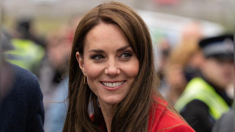 Prinzessin Kate soll noch bis mindestens Ostern keine Termine absolvieren. Nach ihrem manipulierten Muttertagsfoto beherrscht sie dennoch die Schlagzeilen in Großbritannien. Prinzessin Kate soll noch bis mindestens Ostern keine Termine absolvieren. Nach ihrem manipulierten Muttertagsfoto beherrscht sie dennoch die Schlagzeilen in Großbritannien.