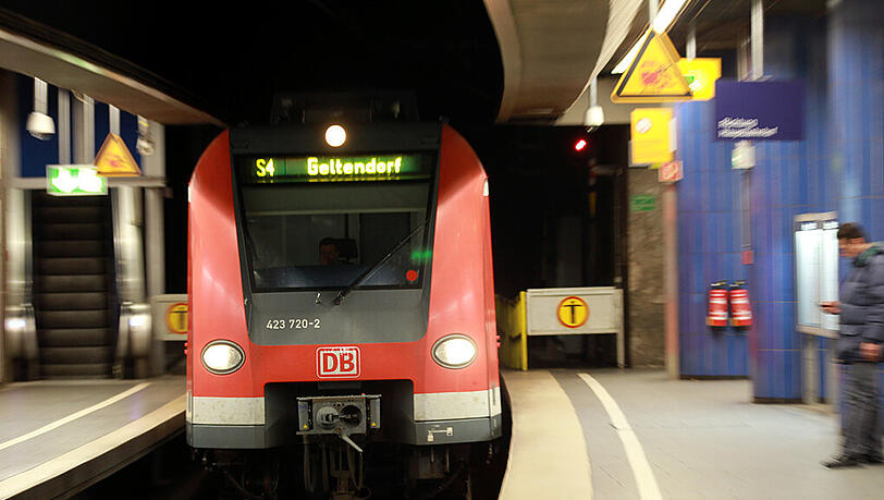 Am Isartor fiel ein 22-Jähriger ins Gleisbett. Am Isartor fiel ein 22-Jähriger ins Gleisbett.