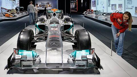 Der Silberpfeil von Michael Schumacher steht im Zentrum der Formula-1-Ausstellung, die nun nach München kommt. Der Silberpfeil von Michael Schumacher steht im Zentrum der Formula-1-Ausstellung, die nun nach München kommt.