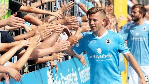 Lino Tempelmann verlässst den TSV 1860 in Richtung Bundesliga. Lino Tempelmann verlässst den TSV 1860 in Richtung Bundesliga.