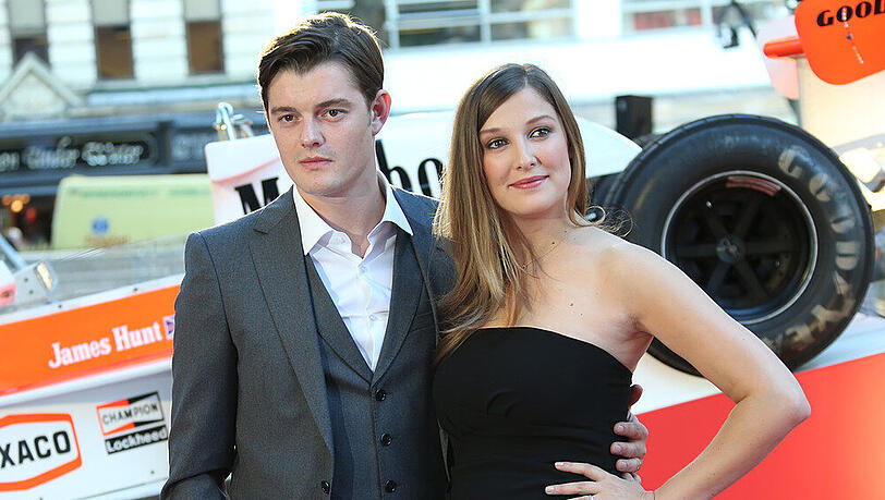 Sam Riley und die damals noch schwangere Alexandra Maria Lara bei einer Premiere im Jahr 2013 Sam Riley und die damals noch schwangere Alexandra Maria Lara bei einer Premiere im Jahr 2013