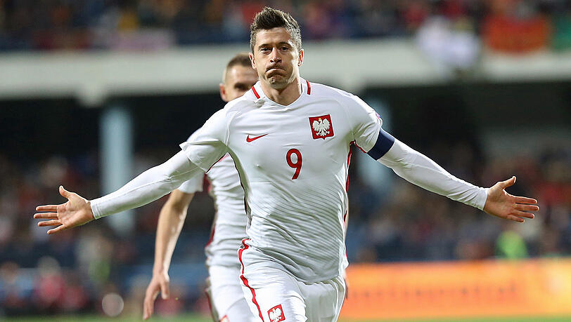 Trifft auch für Polen wie er will: Bayern-Star Robert Lewandowski. Trifft auch für Polen wie er will: Bayern-Star Robert Lewandowski.