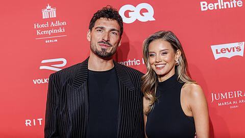 Mats Hummels besuchte mit seiner Freundin Nicola Cavanis die "GQ Men of the Year Awards". Mats Hummels besuchte mit seiner Freundin Nicola Cavanis die "GQ Men of the Year Awards".