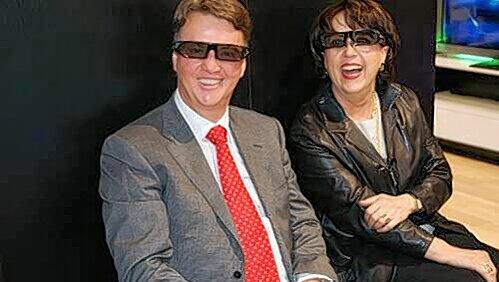 Bayern-Trainer Louis van Gaal und Ehefrau Truus sahen am Donnerstag Fußball in 3D. Bayern-Trainer Louis van Gaal und Ehefrau Truus sahen am Donnerstag Fußball in 3D.