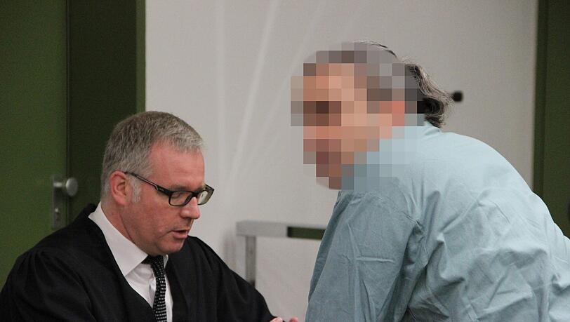 Bülent A. muss lebenslang ins Gefängnis. Das Gericht sah es als erwiesen an, dass er seine Ex-Freundin ermordet hat. Bülent A. muss lebenslang ins Gefängnis. Das Gericht sah es als erwiesen an, dass er seine Ex-Freundin ermordet hat.