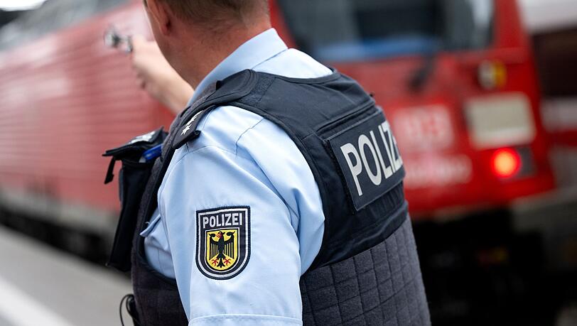 Nach Diebstählen in Zügen auf dem Weg nach München ermittelt nun die Bundespolizei. (Symbolbild) Nach Diebstählen in Zügen auf dem Weg nach München ermittelt nun die Bundespolizei. (Symbolbild)