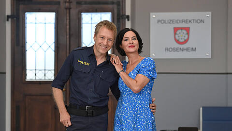 Schon bald müssen "Die Rosenheim-Cops" ohne Marisa Burger (r.) auskommen. Schon bald müssen "Die Rosenheim-Cops" ohne Marisa Burger (r.) auskommen.