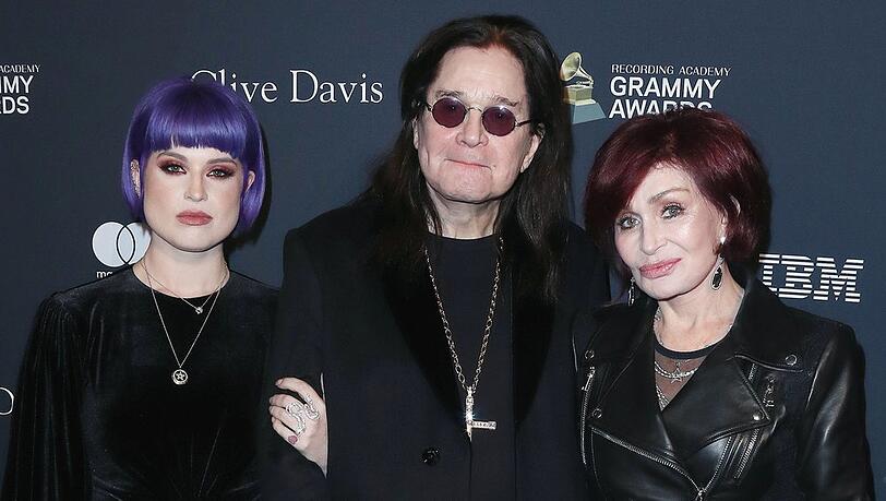 Kelly, Ozzy und Sharon Osbourne (v.l.) sind an Covid-19 erkrankt. Kelly, Ozzy und Sharon Osbourne (v.l.) sind an Covid-19 erkrankt.