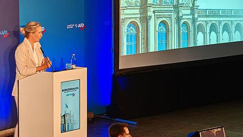 Alice Weidel bei ihrem umstrittenen Auftritt im Landkreis Freising bei München. Alice Weidel bei ihrem umstrittenen Auftritt im Landkreis Freising bei München.