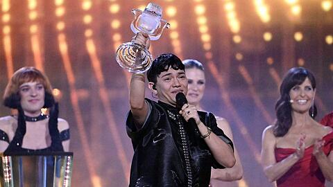 Der österreichische Countertenor JJ alias Johannes Pietsch gewann den Eurovision Song Contest 2025 in Basel. Der österreichische Countertenor JJ alias Johannes Pietsch gewann den Eurovision Song Contest 2025 in Basel.