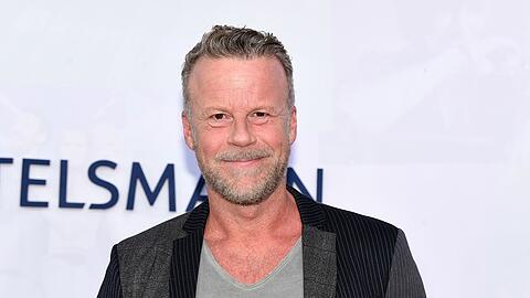 Jenke von Wilmsdorff stellt sich in seiner TV-Sendung den unterschiedlichsten Herausforderungen. Jenke von Wilmsdorff stellt sich in seiner TV-Sendung den unterschiedlichsten Herausforderungen.