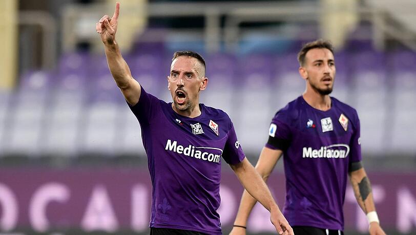 Bayern-Legende Franck Ribéry hat gegen Brescia Calcio sein Comeback für den AC Florenz gefeiert. Bayern-Legende Franck Ribéry hat gegen Brescia Calcio sein Comeback für den AC Florenz gefeiert.