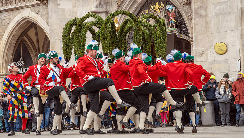 Vom 6. Januar bis 17. Februar haben die Schäffler etwa 450 Auftritte. Vom 6. Januar bis 17. Februar haben die Schäffler etwa 450 Auftritte.