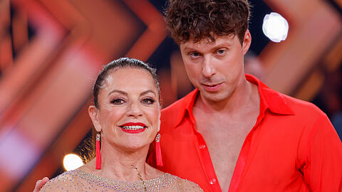 "Let's Dance"-Kandidatin Christine Neubauer mit ihrem Tanzpartner Valentin Lusin "Let's Dance"-Kandidatin Christine Neubauer mit ihrem Tanzpartner Valentin Lusin