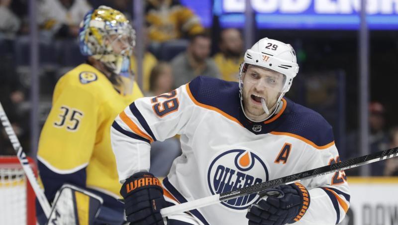 Leon Draisaitl wird ins Rennen für die King Clancy Memorial Trophy geschickt. Leon Draisaitl wird ins Rennen für die King Clancy Memorial Trophy geschickt.