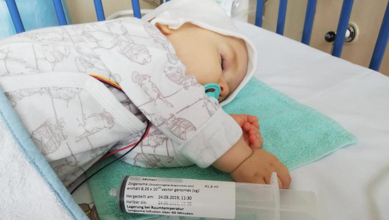Ein Baby erhält eine Injektion mit dem Genpräparat Zolgensma gegen spinale Muskelatrophie. Ein Baby erhält eine Injektion mit dem Genpräparat Zolgensma gegen spinale Muskelatrophie.