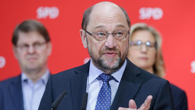 Nach der Landtagswahl im Saarland spricht SPD-Kanzlerkandidat Martin Schulz im Willy-Brandt-Haus in Berlin. Nach der Landtagswahl im Saarland spricht SPD-Kanzlerkandidat Martin Schulz im Willy-Brandt-Haus in Berlin.