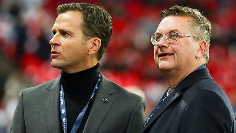 Bierhoff (links) und Grindel werden für ihre Aussagen kritisiert, da sie Özil so zum Sündenbock für das deutsche WM-Scheitern machten. Bierhoff (links) und Grindel werden für ihre Aussagen kritisiert, da sie Özil so zum Sündenbock für das deutsche WM-Scheitern machten.