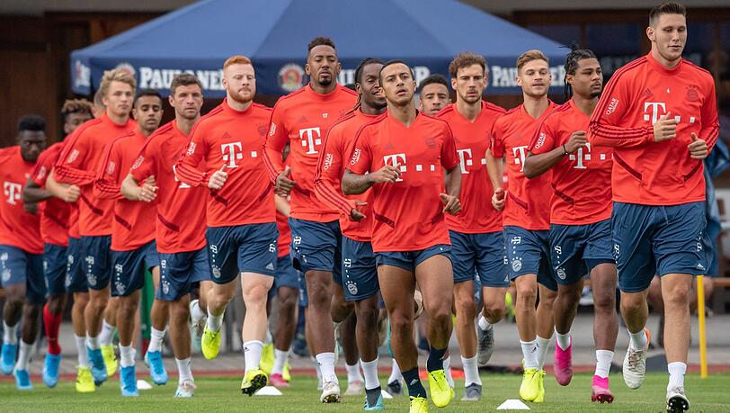 Die Spieler des FC Bayern beim letzten Training am Tegernsee. Die Spieler des FC Bayern beim letzten Training am Tegernsee.