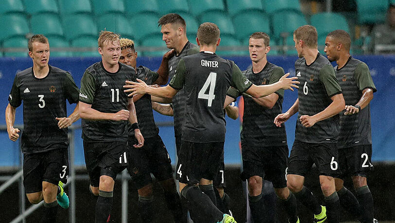 Unaufgeregt, gelassen einen Punkt geholt. Klasse Leistung der deutschen Kicker. Unaufgeregt, gelassen einen Punkt geholt. Klasse Leistung der deutschen Kicker.