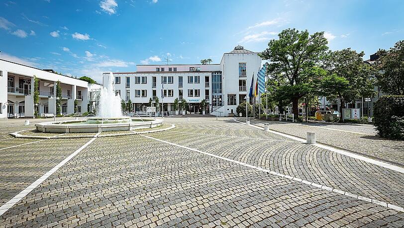 So schaut der Ortskern von Ottobrunn aus: Im Hintergrund steht das Rathaus. So schaut der Ortskern von Ottobrunn aus: Im Hintergrund steht das Rathaus.