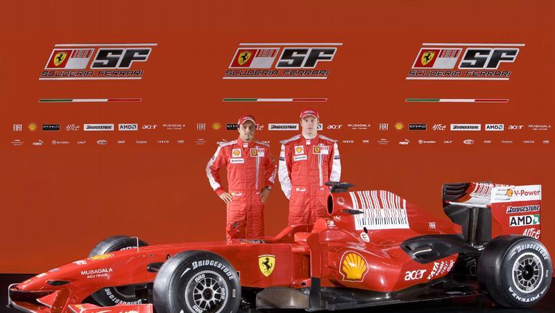 Felipe Massa (l) und Kimi Räikkönen präsedntieren ihren neuen Ferrari. Felipe Massa (l) und Kimi Räikkönen präsedntieren ihren neuen Ferrari.